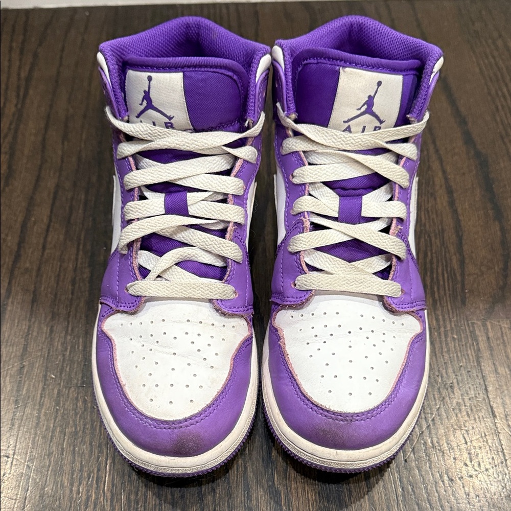 Nike Purple “Venom” & White Air Jordan Sneakers Kids 4.5Y (DQ8423-511) pre-owned